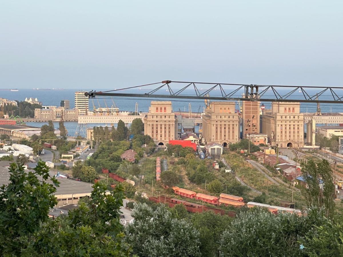 Port View Studio-Constanta Luaran gambar